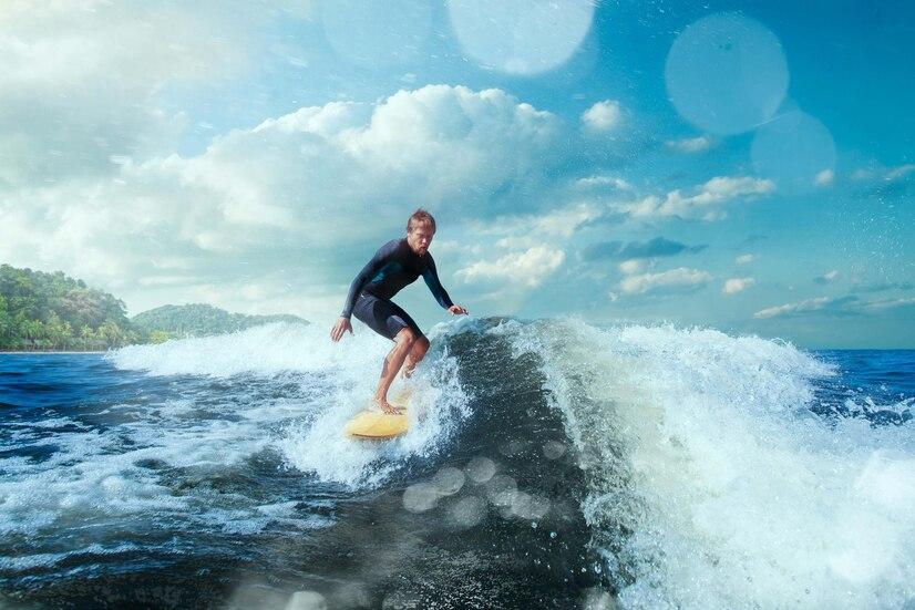 Surfing Lampuuk (Beginner)