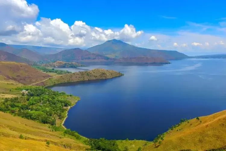 Lake Toba: The Wonder of the Lake in North Sumatra