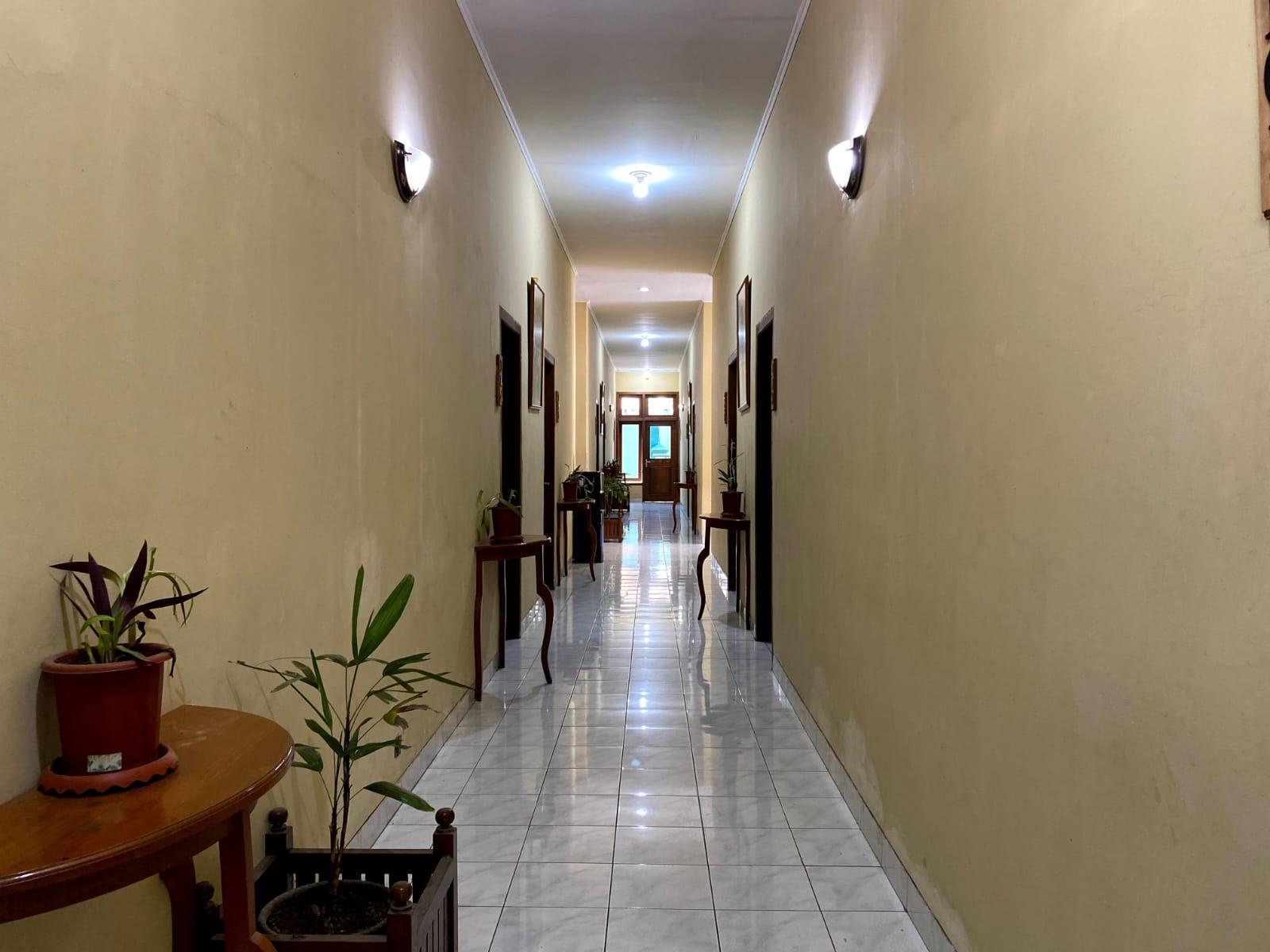 Gitrary Hotel
