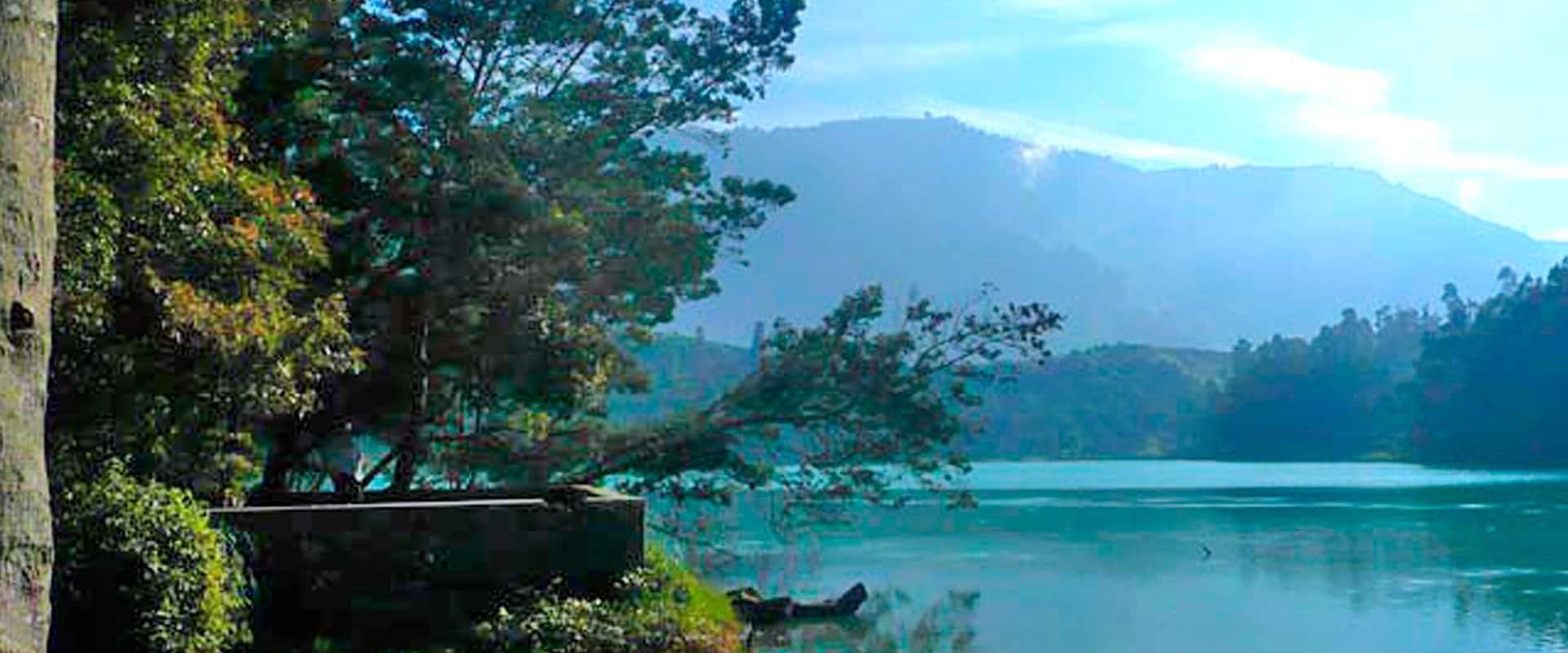 Dieng's Telaga Warna, the Color-Changing Lake