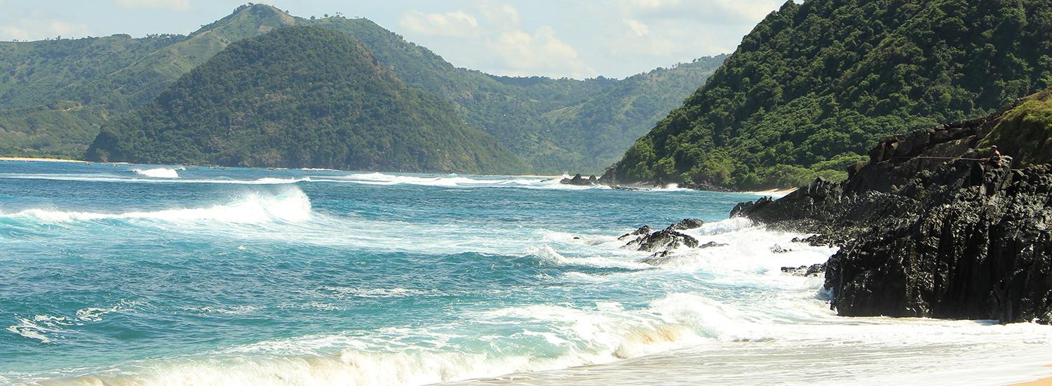 Mau ke Mandalika? Jangan Lupa Mampir ke 9 Pantai Eksotis Ini! 