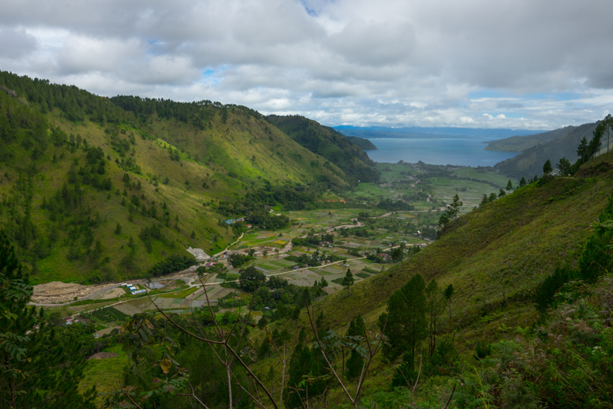 scenic spots in lake toba